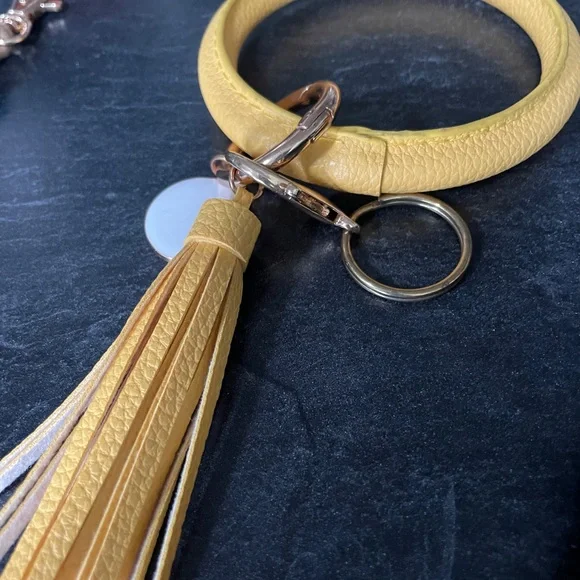 Leather Yellow Ring Bracelet NWOT - Picture 2 of 5